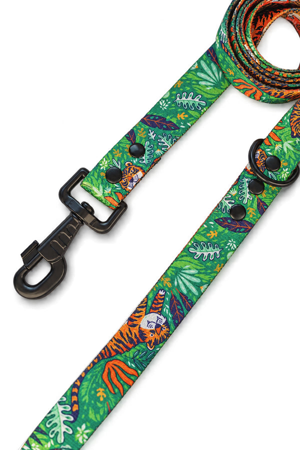 Let's Get Wild green tiger-print dog lead with black metal clip