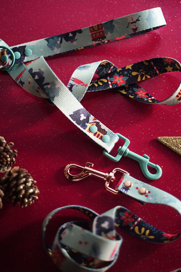 Love At Frost Sight blue Christmas dog lead with snowman print